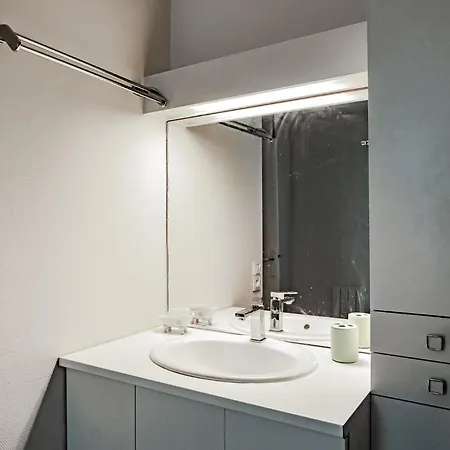 Beautiful Studio Next To From Notre Dame Cathedral Apartment Paris