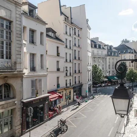 Beautiful Studio Next To From Notre Dame Cathedral Apartment Paris