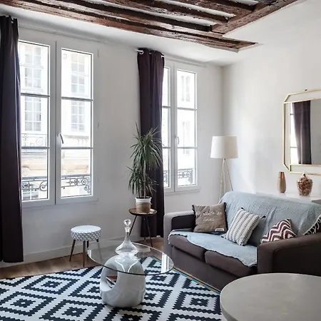 Beautiful Studio Next To From Notre Dame Cathedral Apartment